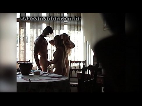 ❤️ Sex-Freunde laden einen riesigen Mann und einen Dreier mit ihm ein ️ Porn video bei de.xxxshake.ru ☑