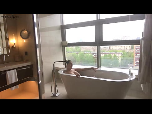 ❤️ Riesiges Babe wichst leidenschaftlich ihre Muschi im Badezimmer ️ Porn video bei de.xxxshake.ru ☑