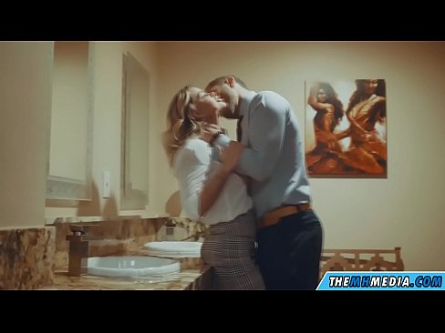 ❤️ Wenn eine vollbusige Blondine dich in einer öffentlichen Toilette verführt ️ Porn video bei de.xxxshake.ru ☑